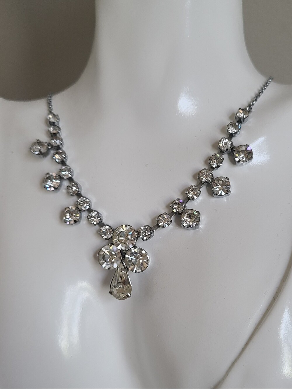 Vintage Silver Evening Elegant Rhinestone Crystal V Drop Formal Necklace